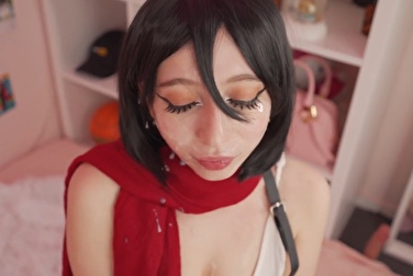 Sborra sul suo viso 💦 Perché? Mikasa ha preso il cazzo da sola