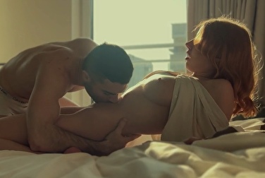 L'ho masturbato fino all'orgasmo, ma cosa sarebbe successo se mi fossi seduta sulla sua faccia?