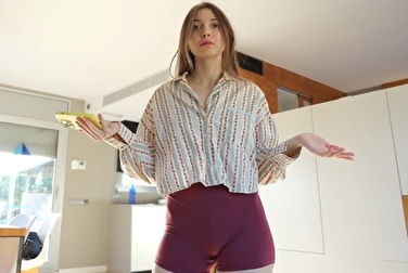 È noioso stare a casa senza sesso! Vuole mettere il suo cazzo dentro di me? 🤤