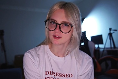 Sei nella mia friendzone, è imbarazzante. Lascia che ti succhi un po'