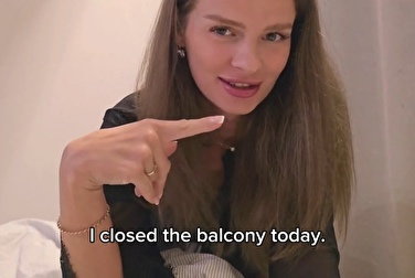 Sborra la vicina in camera da letto 😳 E se suo marito ci brucia?