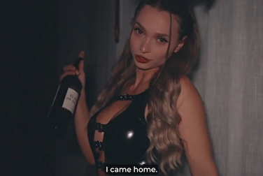 Era ubriaca e chiedeva una creampie, così le ho dato una sborrata amichevole 😌