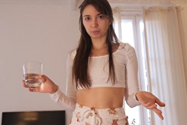 Ha deciso di sedurre mio fratello con il sedere? Per questo sono disposto a pagare, maledetta!