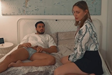 Sua moglie lo ha lasciato. Peccato per il povero ragazzo. Ma ora può scopare con me