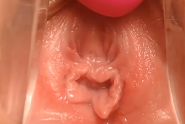 22enne filma la sua vagina che si stringe durante l'orgasmo