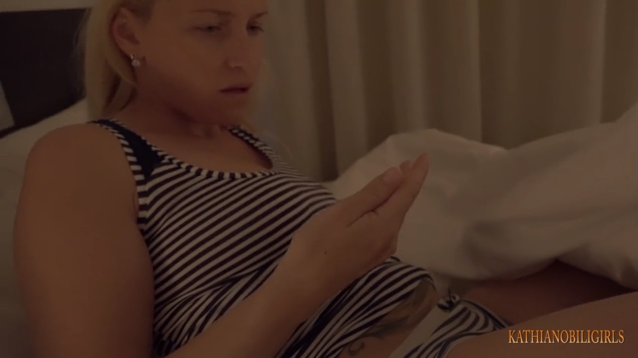 Scaricare gratis Fratello che sborra dentro sua sorella mentre lei dorme profondamente